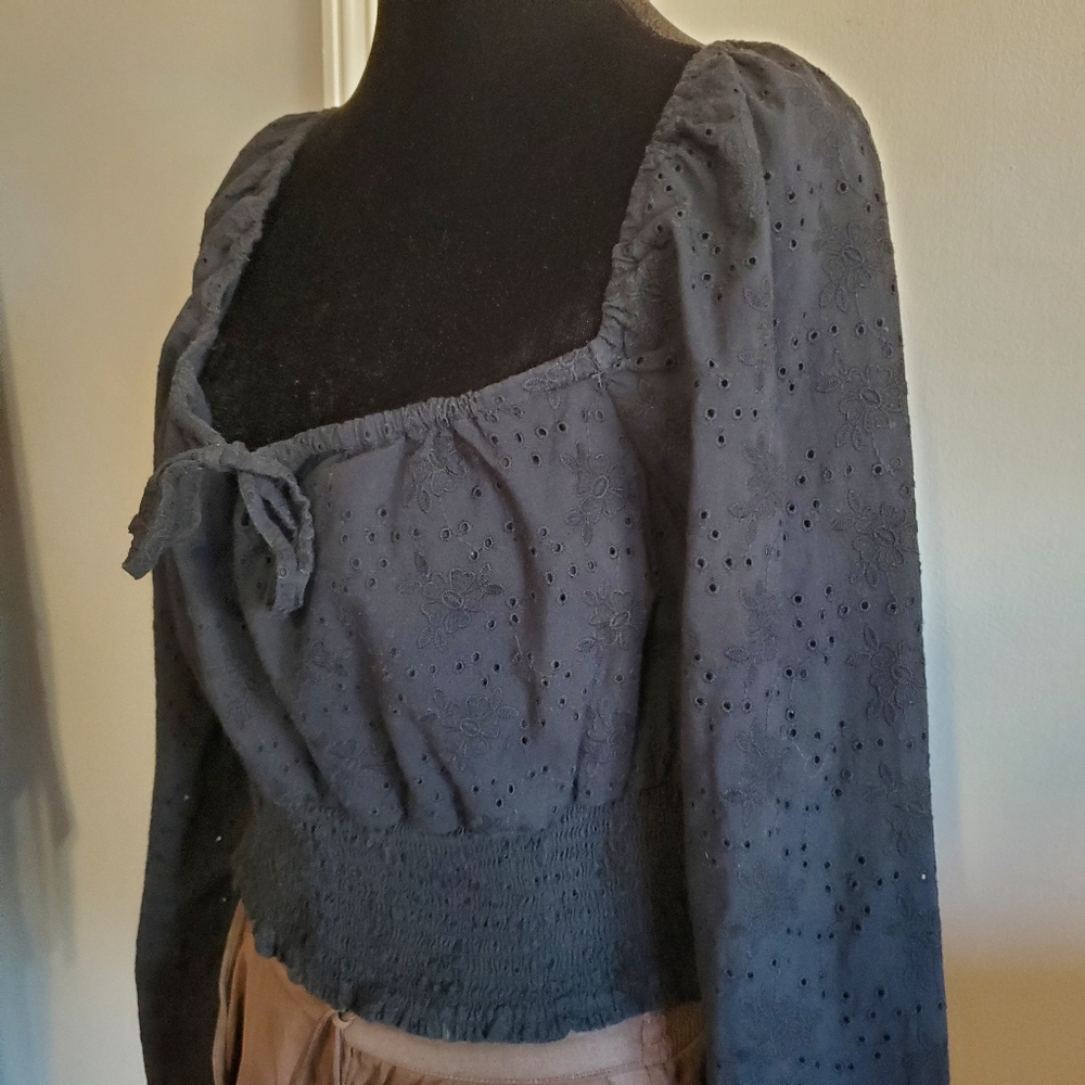 Hollister Black Eyelet Embroidered Flower Milkmaid Top Size L Coquette Cottage - Picture 8 of 13